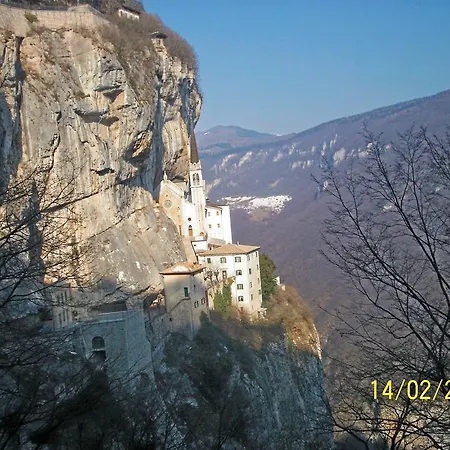 아파트 La Cornice Del Garda