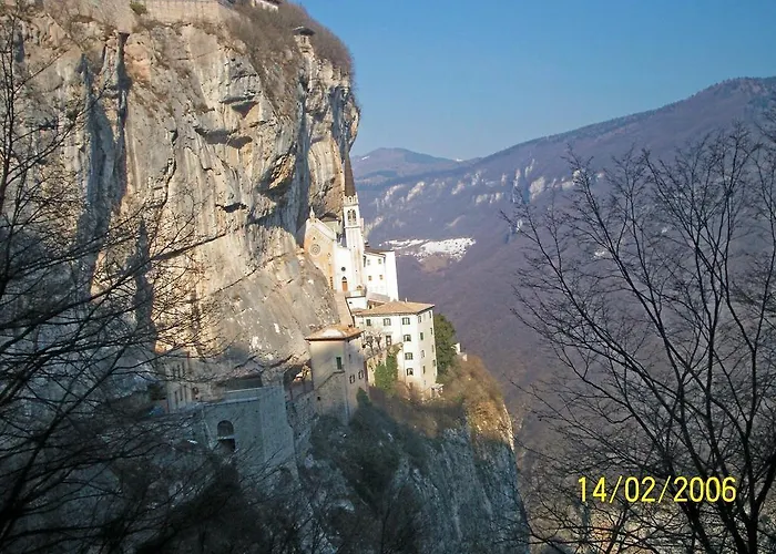 아파트 La Cornice Del Garda